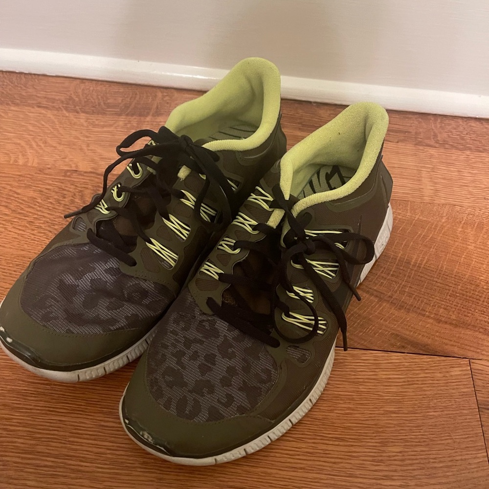 Nike tennis shoes